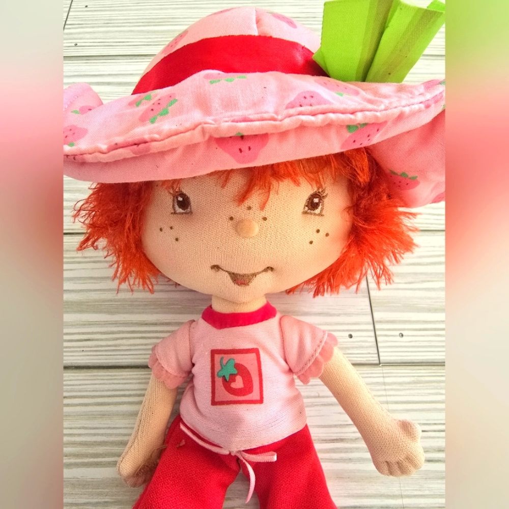 Strawberry Shortcake Soft Plush Doll Bandai Vintage